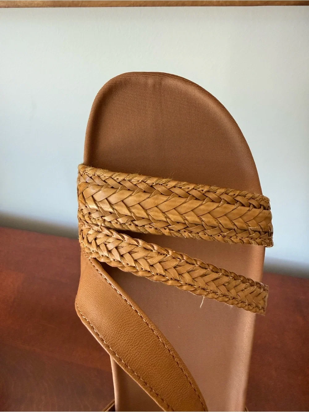 Women’s brand new without tags bare traps sandals